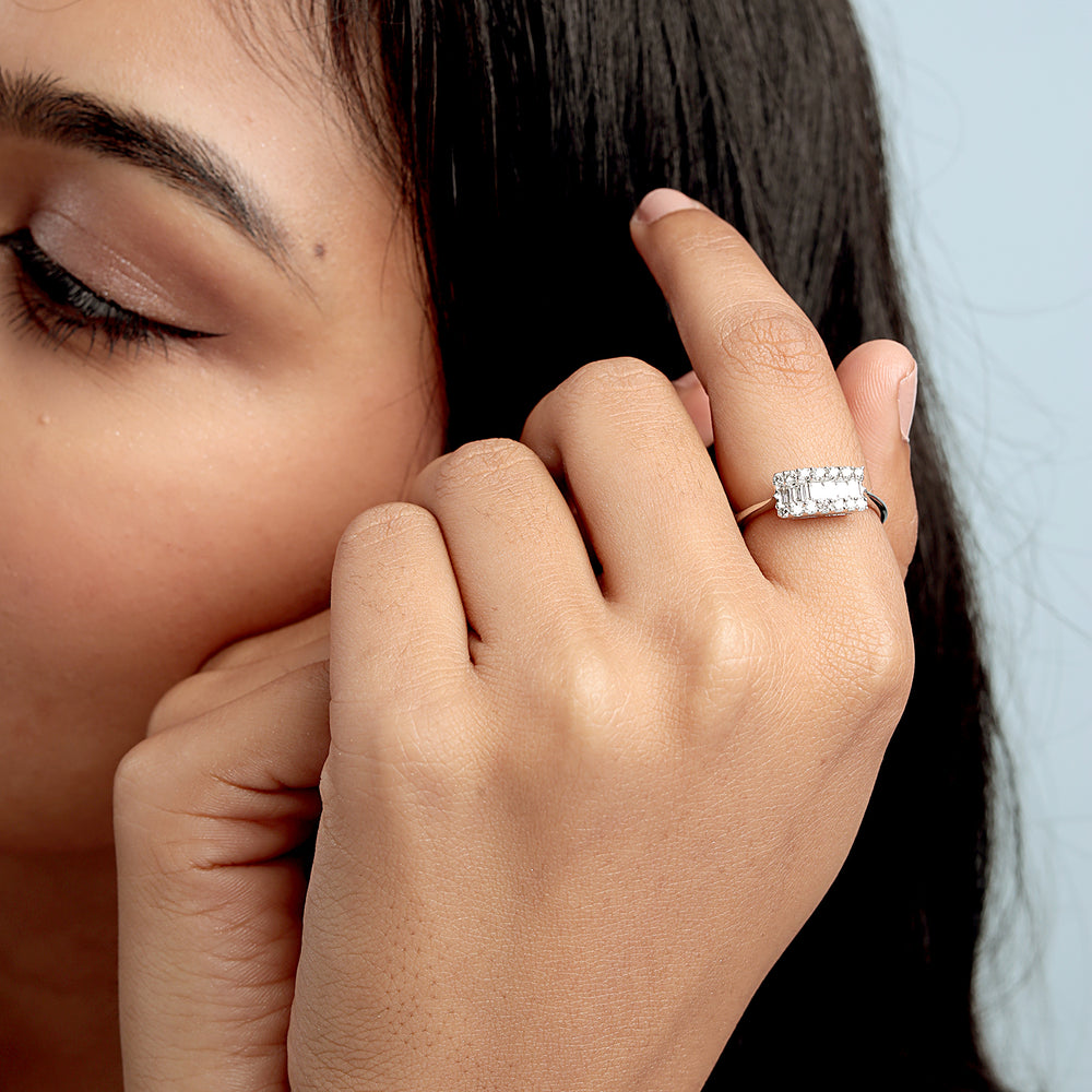 Baguette Cut Diamond Band Ring in 18K White Gold – Elegant Stackable Design