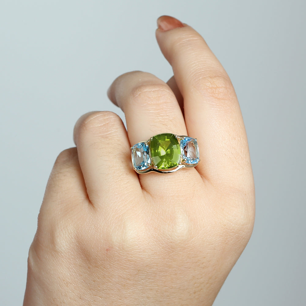 Cushion Cut Peridot Prong Blue Topaz Three Stone Beautiful Ring In 18k Yellow Gold