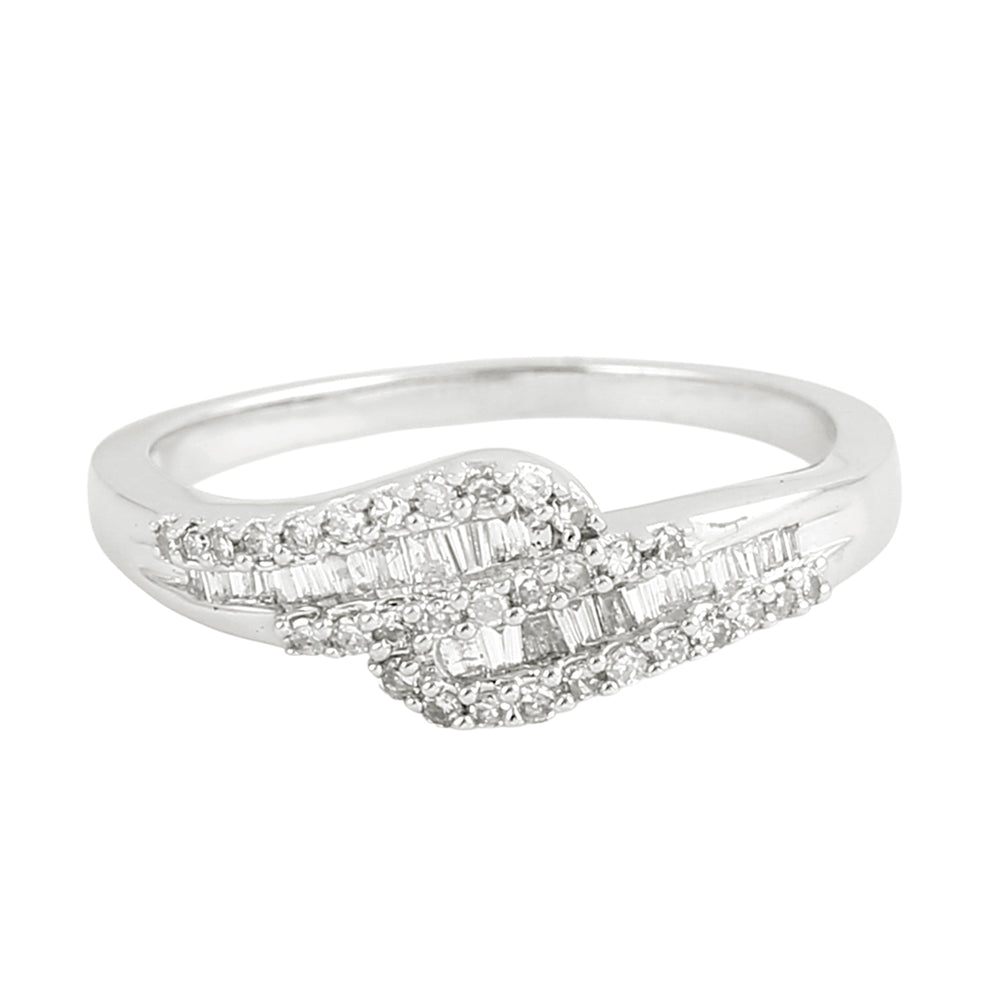 Baguette & Round Diamond Wave Band Ring in White Gold – Elegant Statement Ring