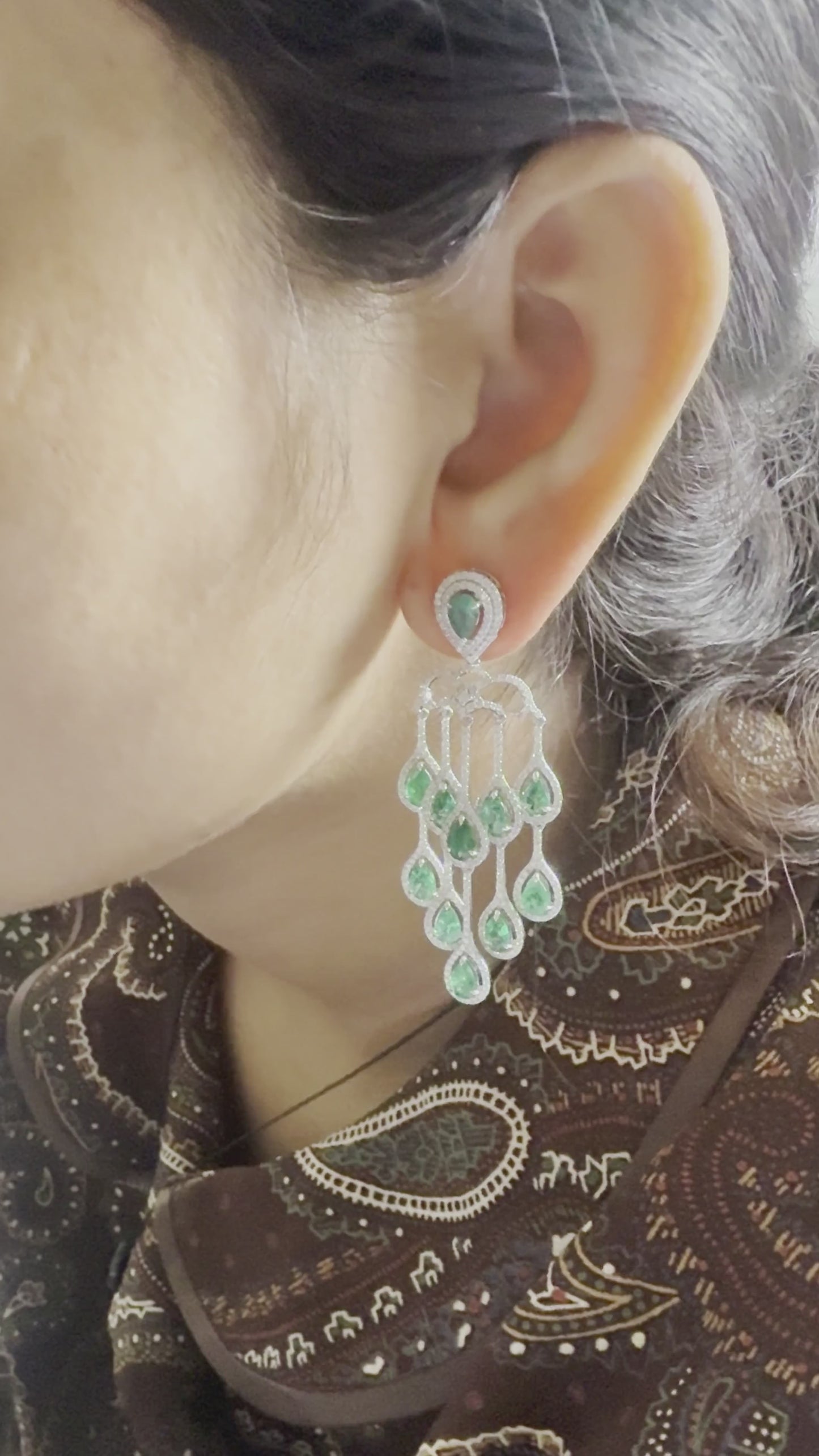 18K White Gold Emerald & Diamond Designer Chandelier Earrings