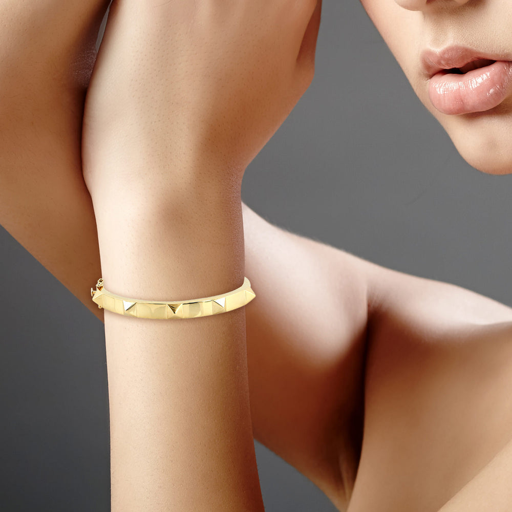 18k Solid Yellow Gold Spike Design Bangle For Her