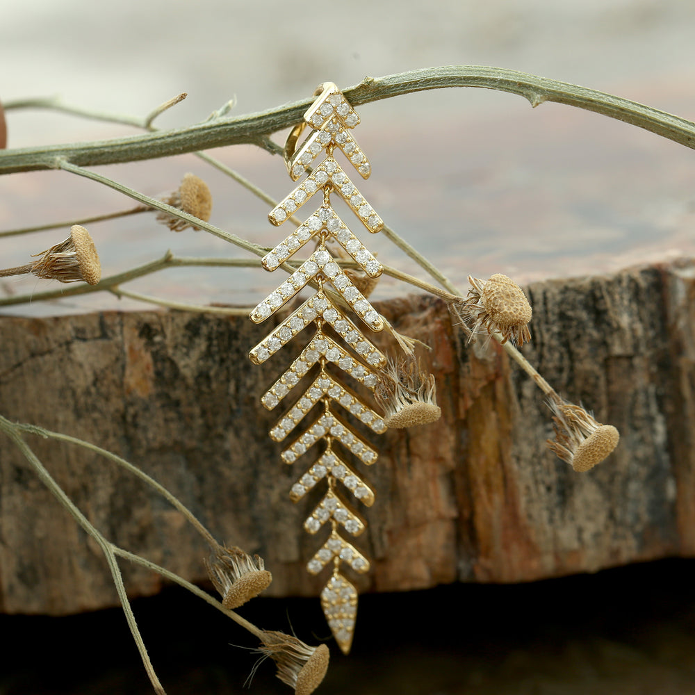 Pave Diamond Beautiful Leaf Design Pendant In 18k Yellow Gold