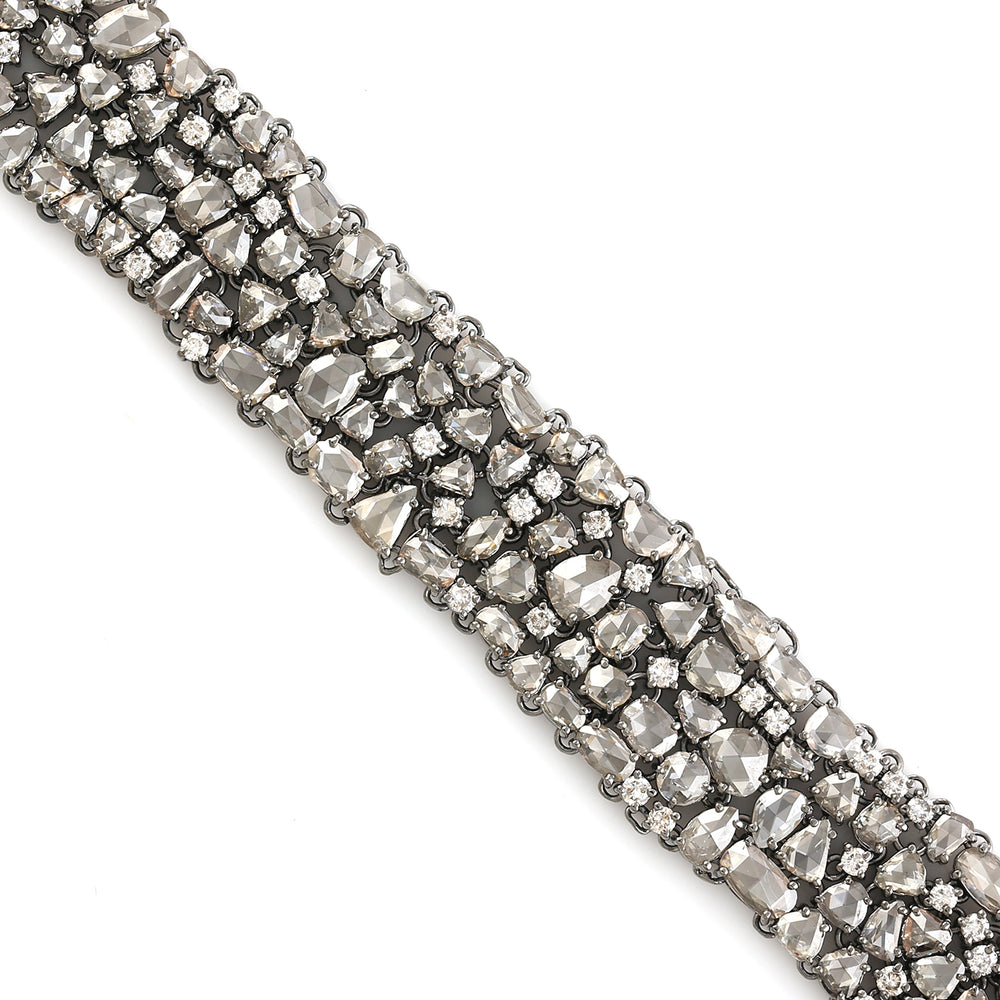 Natural Diamond Beautiful Cluster Design Bracelet in 18k Gold